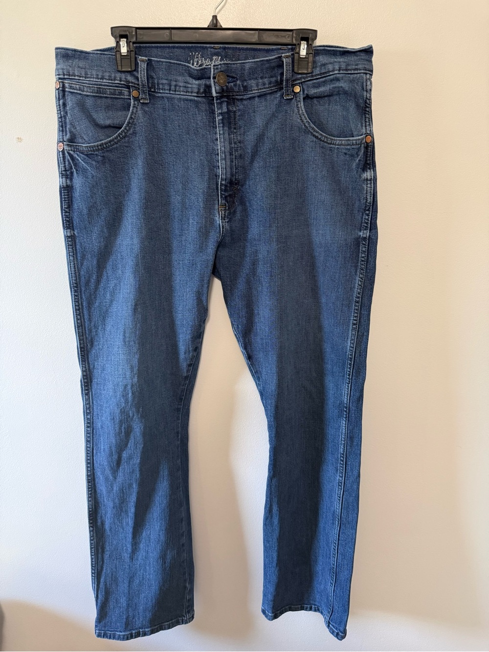 Wrangler Men's Straight Jeans in Blue Denim